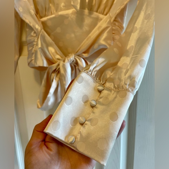 Le Lis Backless Blouse - Picture 2 of 3